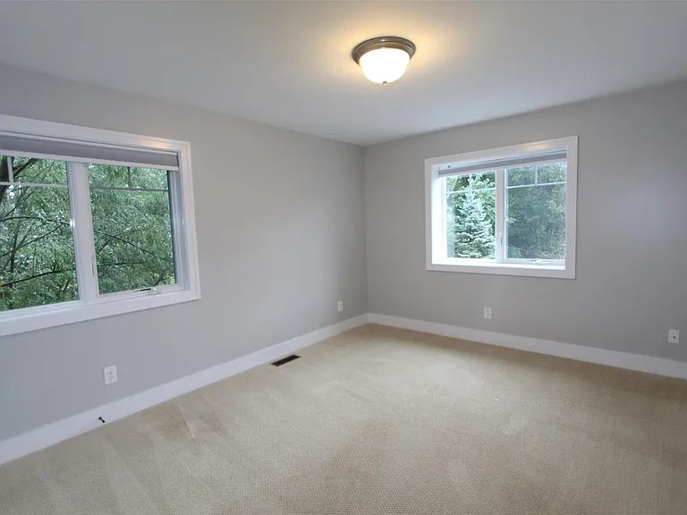 1090 Oakwood Dr — Photo 22