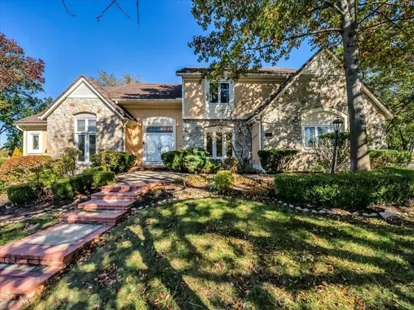 11100 W 121st St, Overland Park, KS 66213