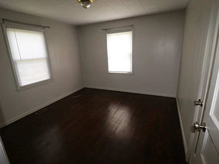 222 E Ravine Rd — Photo 5