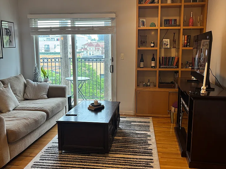 531 Jefferson St #9 — Photo 6