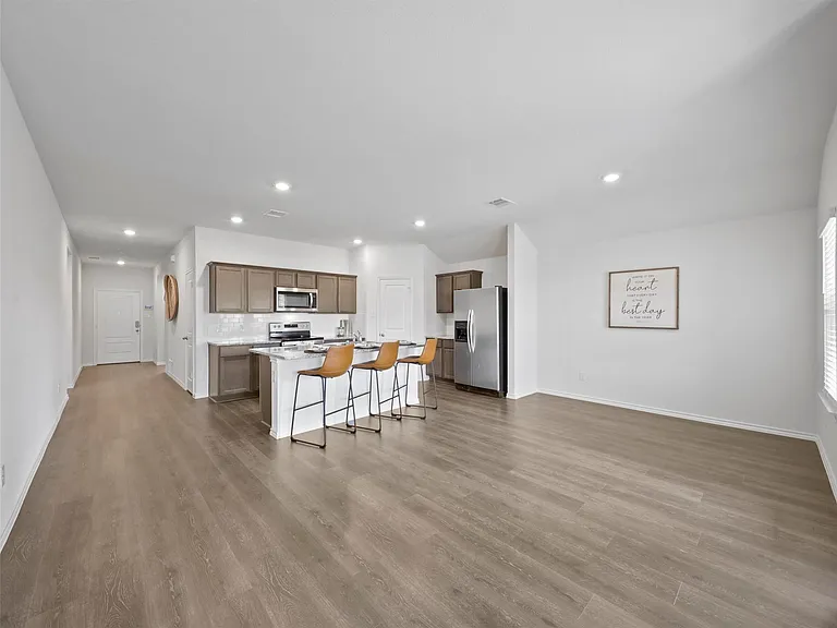 6113 Bracken Dr — Photo 7