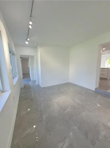 4 bed, 4.0 bath, 1725 sqft, $4,900 — Photo 3