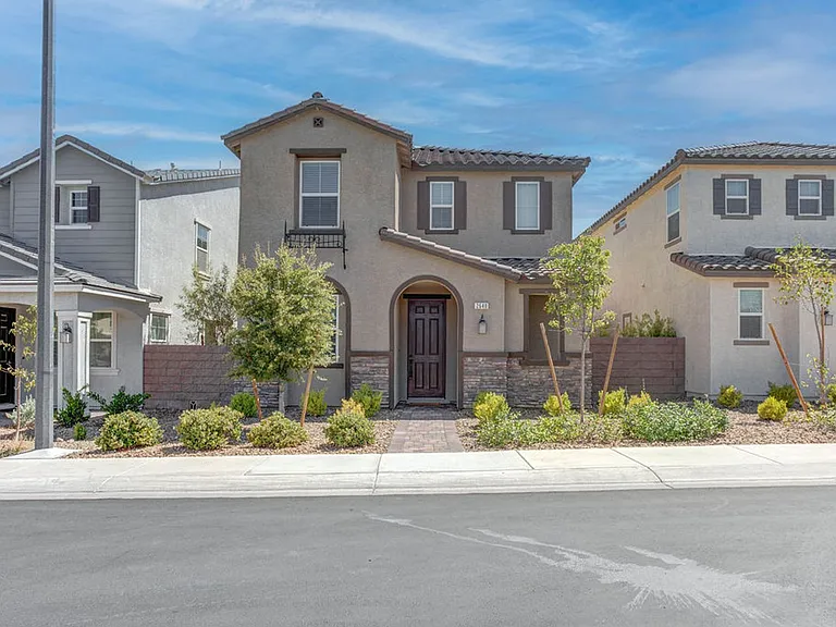 2648 Montesilvano Pl — Photo 46