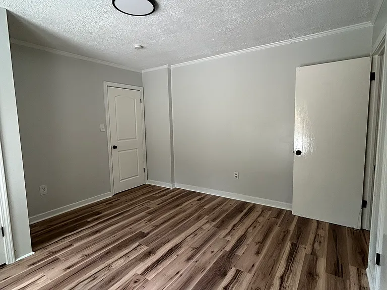 212 Robinhood Rd — Photo 9