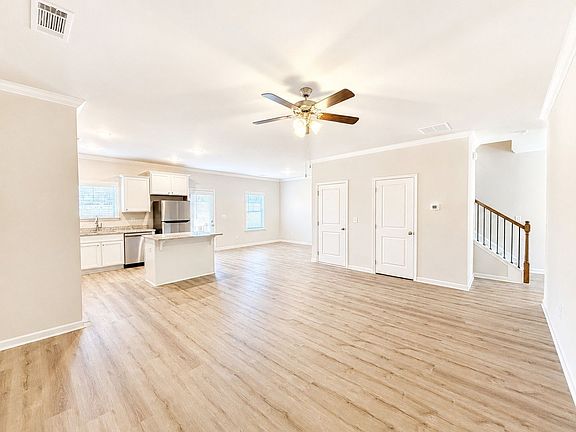 3rd image of 208B Harvest Ridge Ln Unit 208-B