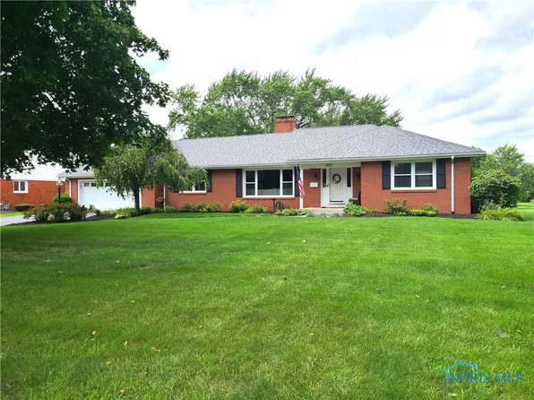 300 Church Hill Dr, Findlay, OH 45840