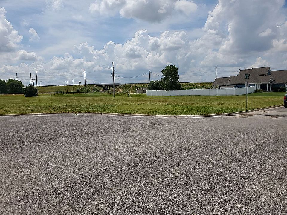 2nd image of 62 Detroit Dr #2