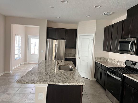5th image of 294 Wineberry Ln