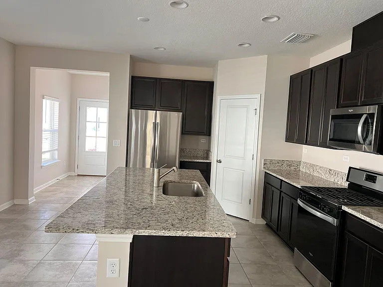 294 Wineberry Ln — Photo 5