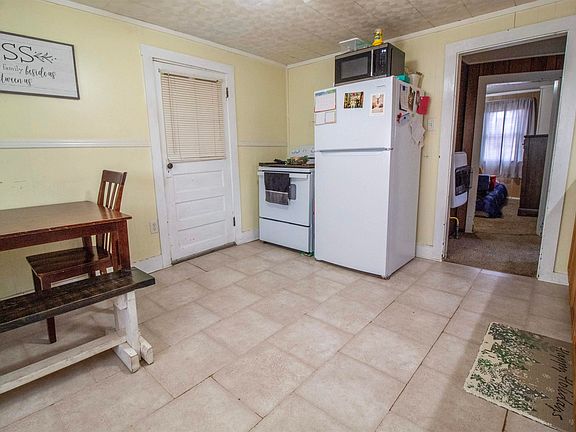 4th image of 401 George St
