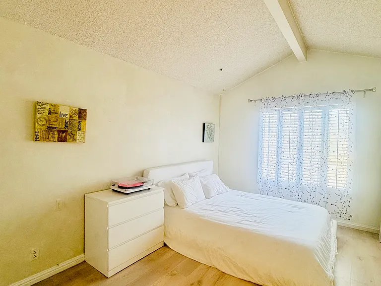 8886 Grandville Cir — Photo 4