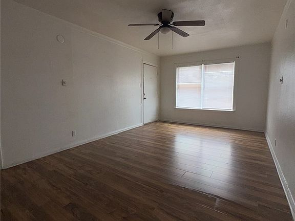 3rd image of 908 Sissom Rd