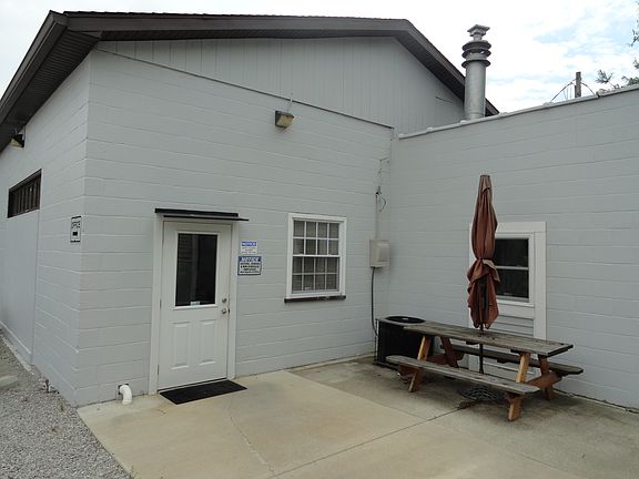 2nd image of 420 Carey St