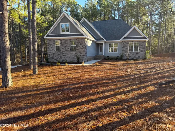 498 Longleaf Drive, West End, NC 27376