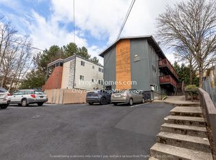 3225 SE Alder Ct APT 4, Portland, OR 97214
