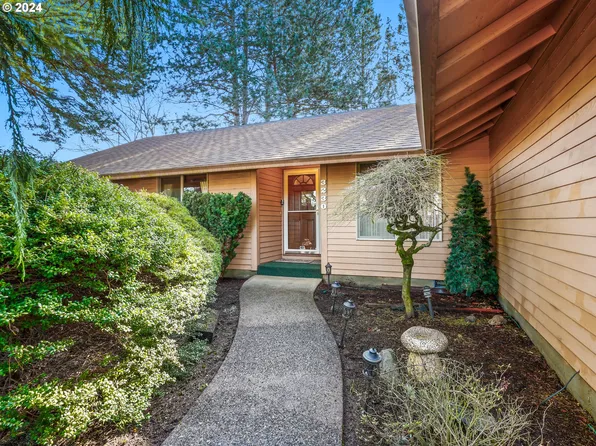 3230 SW 23rd St, Gresham, OR 97080