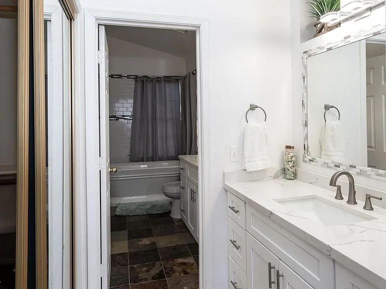 11015 W Laurelwood Ln — Photo 4