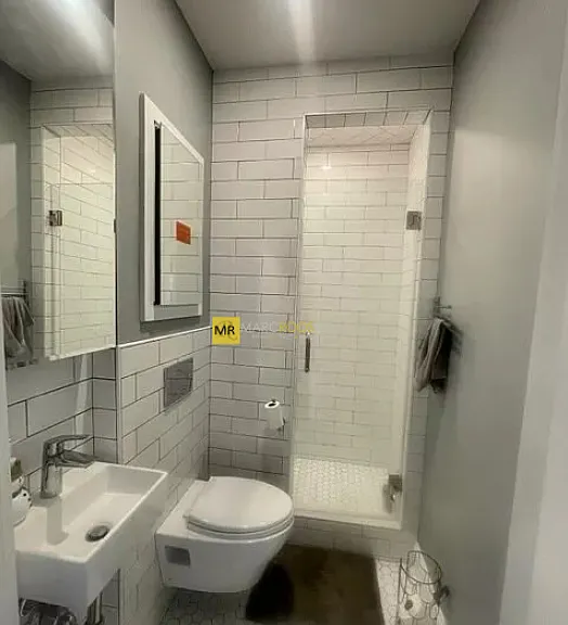 819 E 2nd St #3 — Photo 7