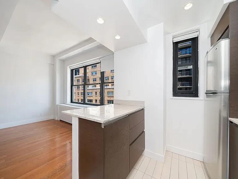 400 E 57th St #3DH — Photo 7