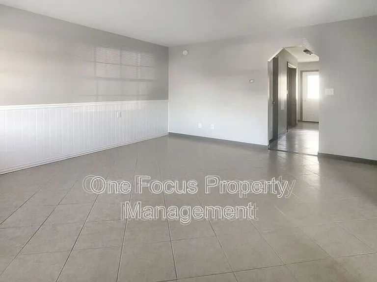 415 E Church St #5 — Photo 11