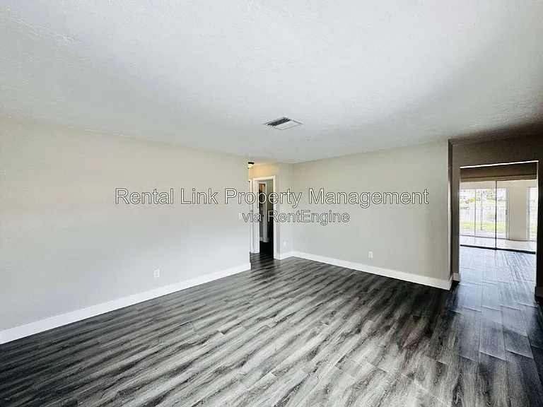 4107 SE 18th Pl #B — Photo 8