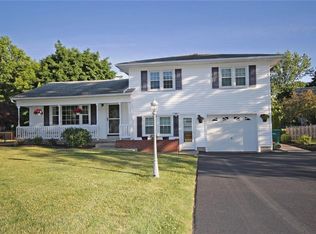 223 Longview Dr, Webster, NY 14580