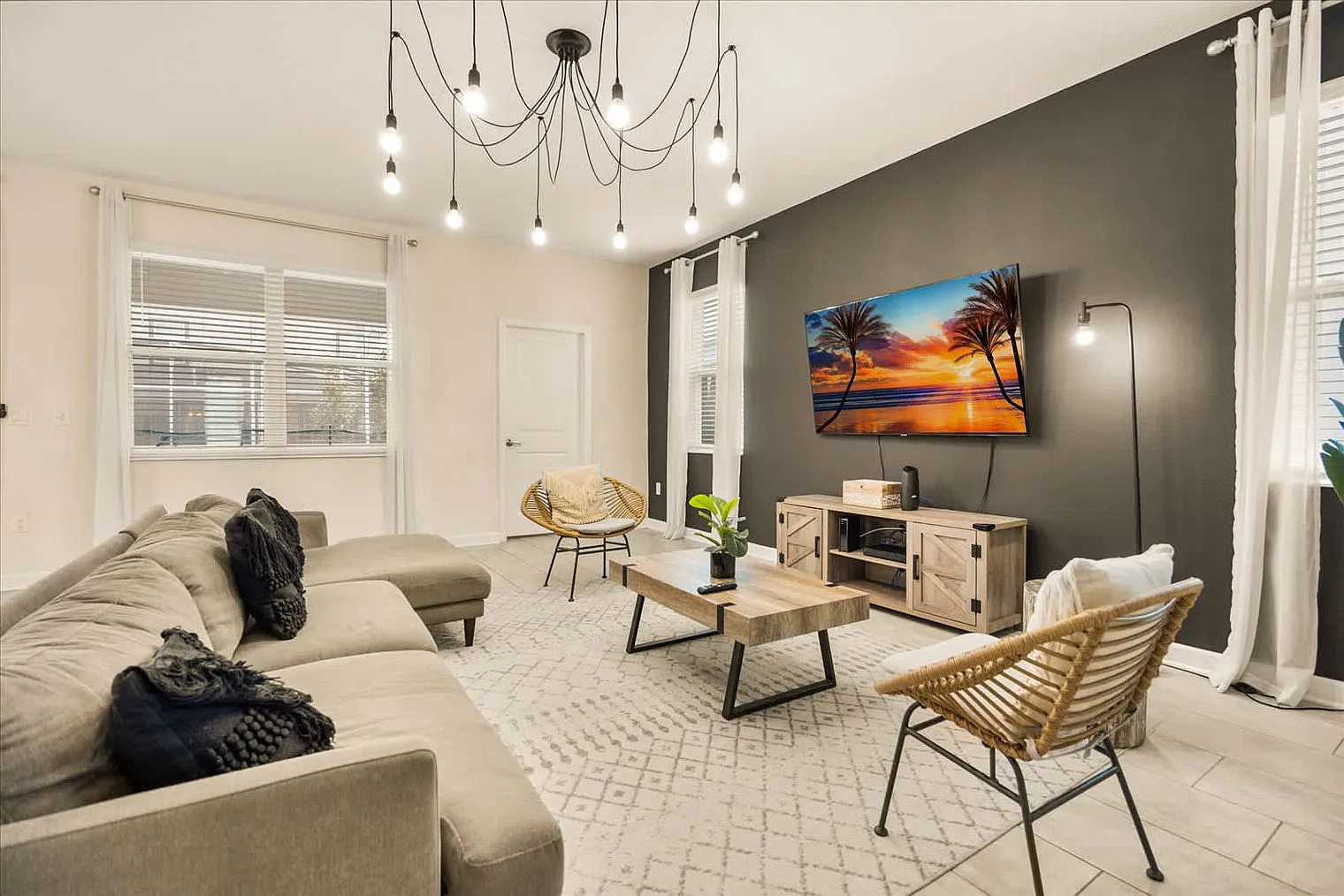 7 bed, 6.0 bath, 3788 sqft, $6,676 — Photo 3
