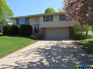 12619 Ellison Cir, Omaha, NE 68164