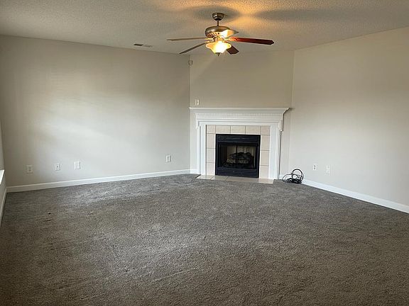 4th image of 8644 Silver Falls Way