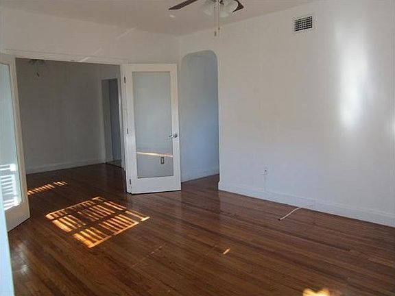 4th image of 7207 Bay Dr #24