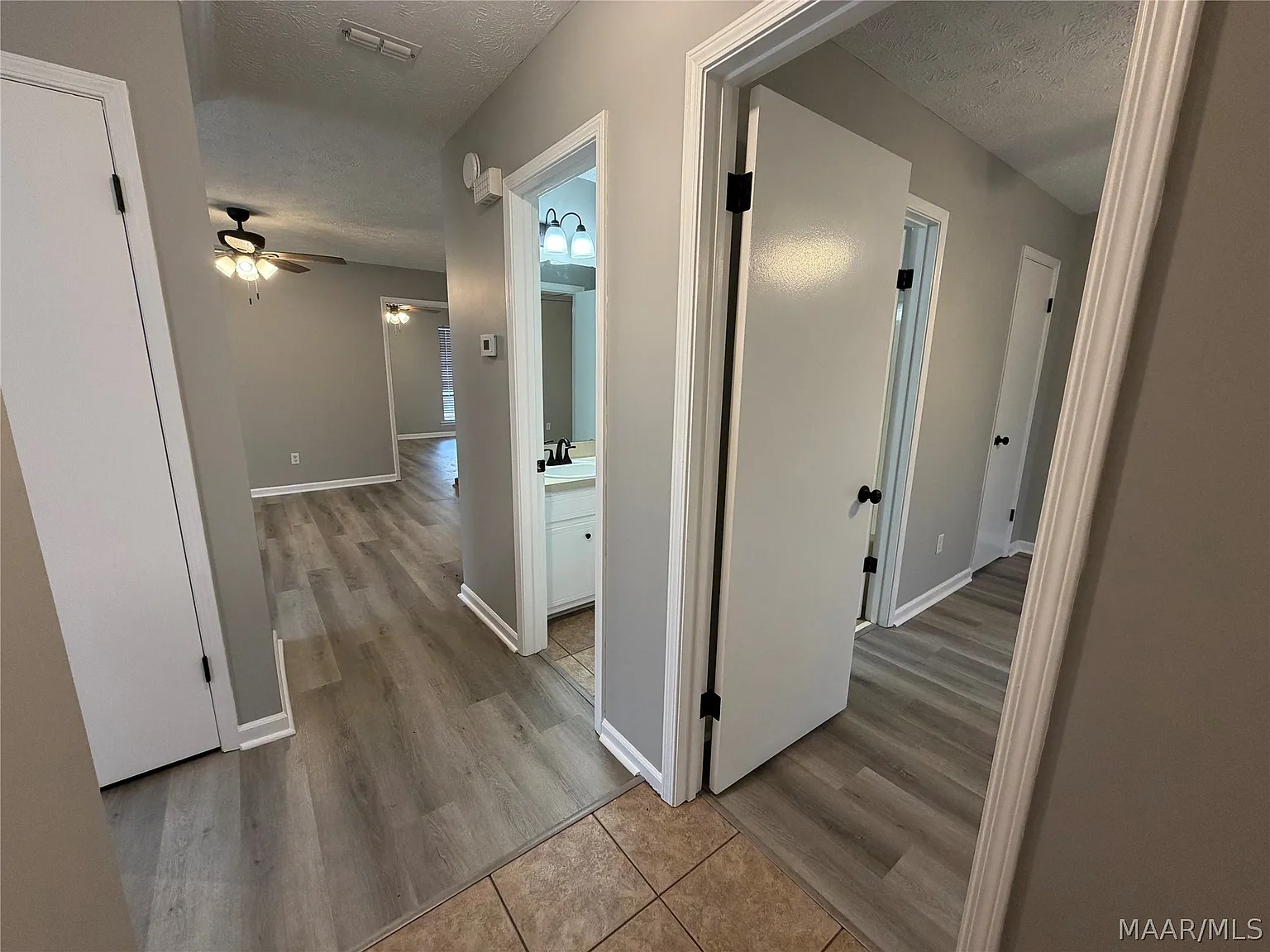 2 bed, 2.0 bath, 967 sqft, $1,295 — Photo 3