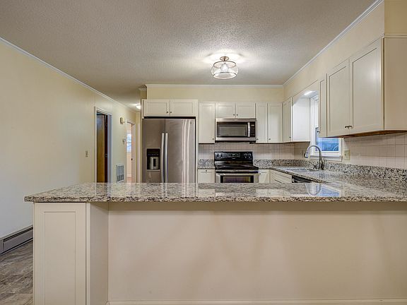 5th image of 2707 Granbrook Ct