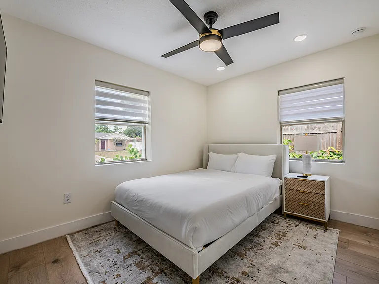 3405 W Rogers Ave — Photo 21