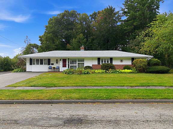 2nd image of 50 Barry Rd