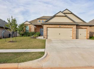 3209 Poppey Ln, Edmond, OK 73012