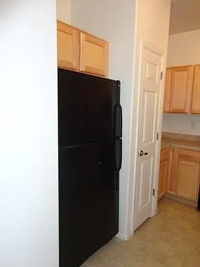 2 bed, 2.0 bath, 1121 sqft, $1,800 — Photo 4
