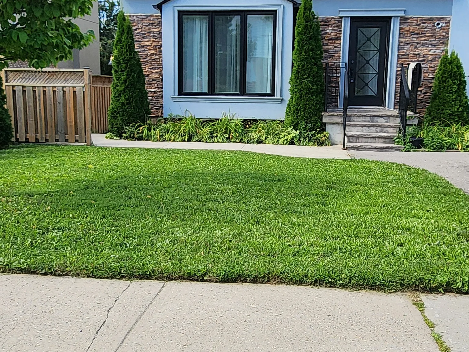 4 bed, $3,600 — Photo 2
