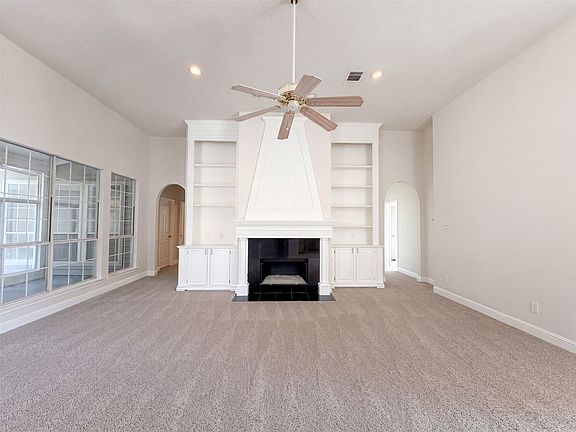2nd image of 3000 Candide Ln