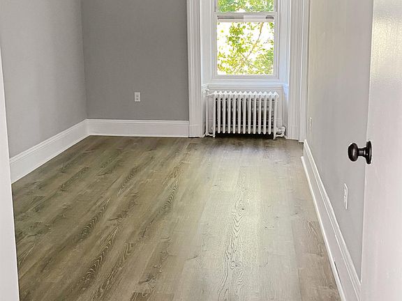 4th image of 123 N 2nd St #305