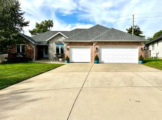 3645 N Oak Point Avenue, Springfield, MO 65803