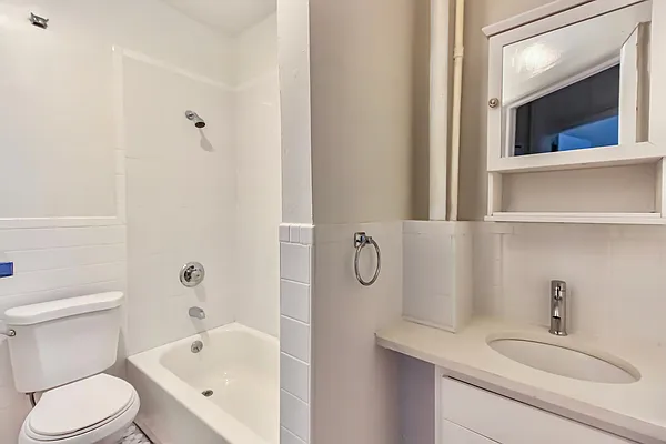 Rented by Compass | media 10