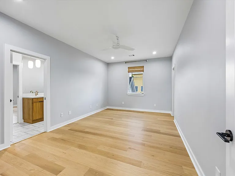 304 Hogan St — Photo 19
