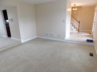 1906 Armwood Ln, Mundelein, IL