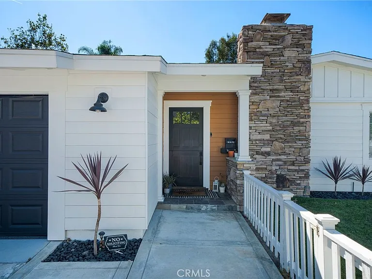 2273 Columbia Dr — Photo 11