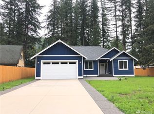 2041 Clear Valley Dr, Maple Falls, WA 98266