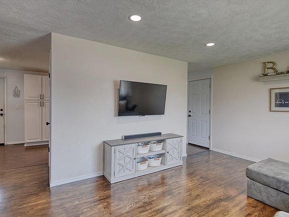 3rd image of 19019 E Valleyway Ave
