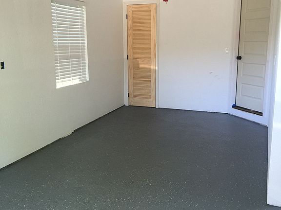 One car garage 