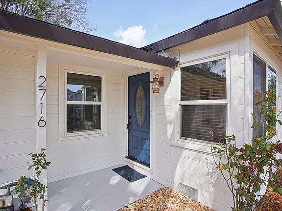 3rd image of 2716 Laurel Street
