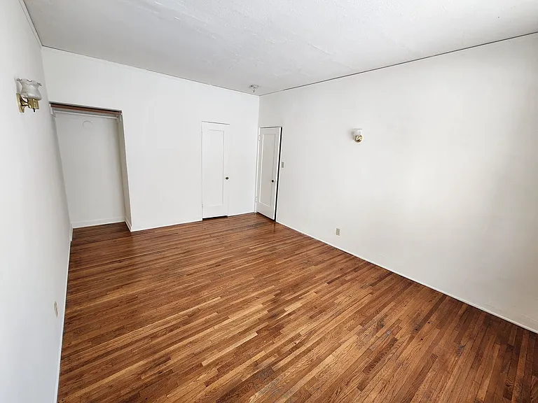 422 N Hayworth Ave — Photo 5