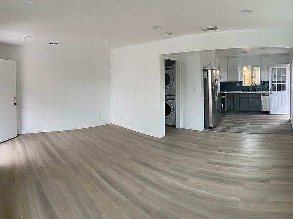3rd image of 138 N Greenwood Ave